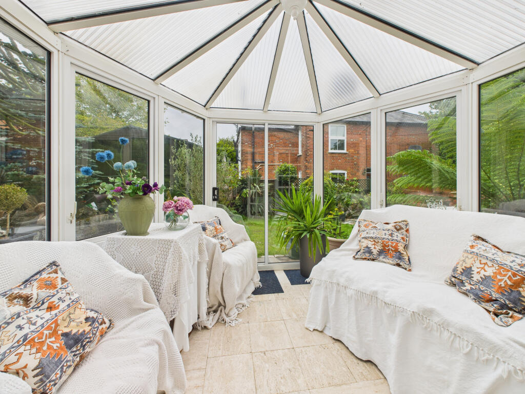 CAM02909G0-PR0488-STILL005