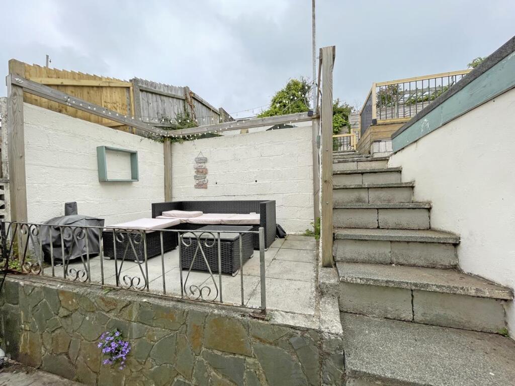 Dudley Gardens 19 NEW Garden 1.jpg