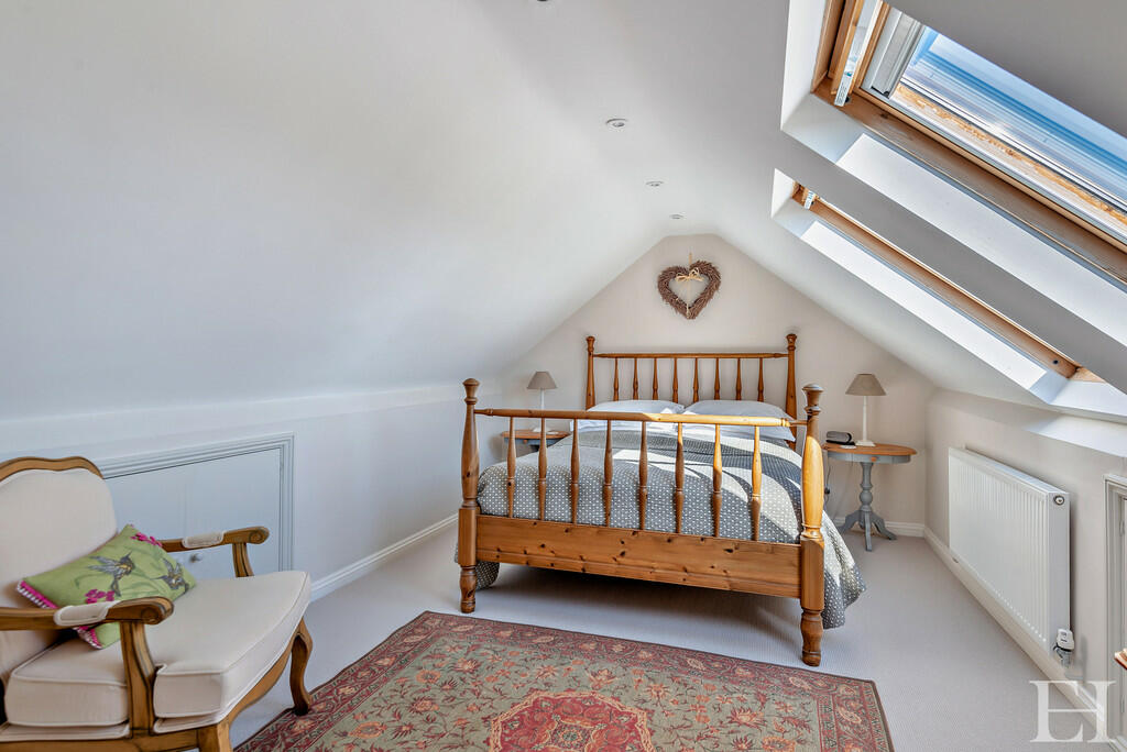 8623735-interiorW...