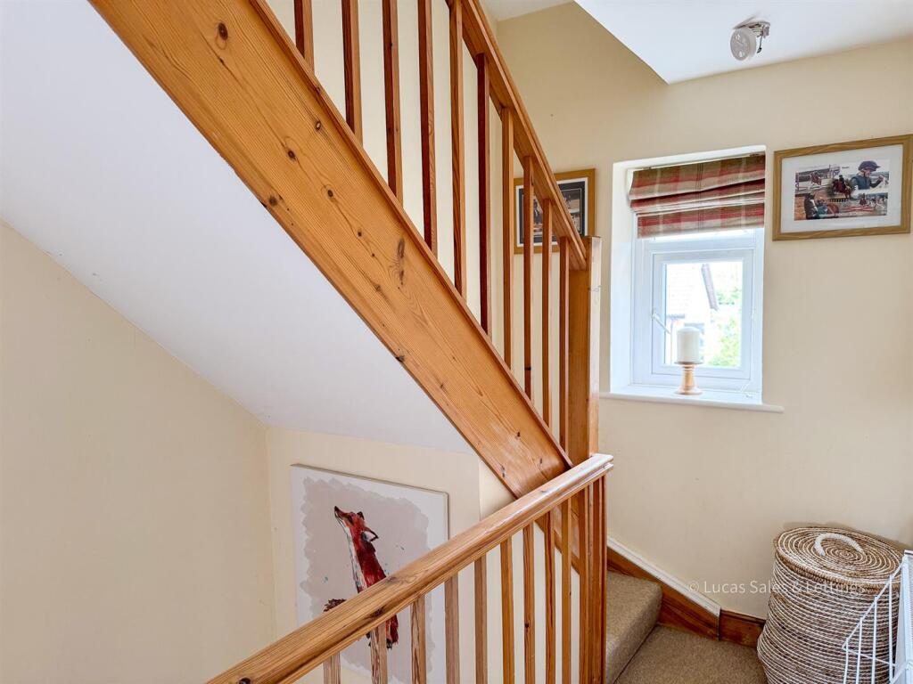 25 Queen Eleanor Rd Geddington-19.jpg