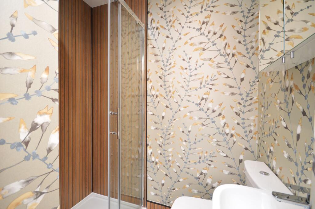 INTERNAL EN-SUITE