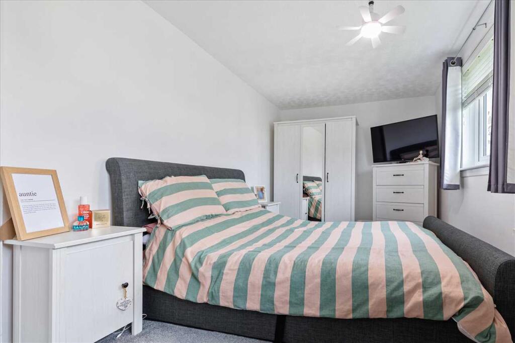 Bedroom One (3)