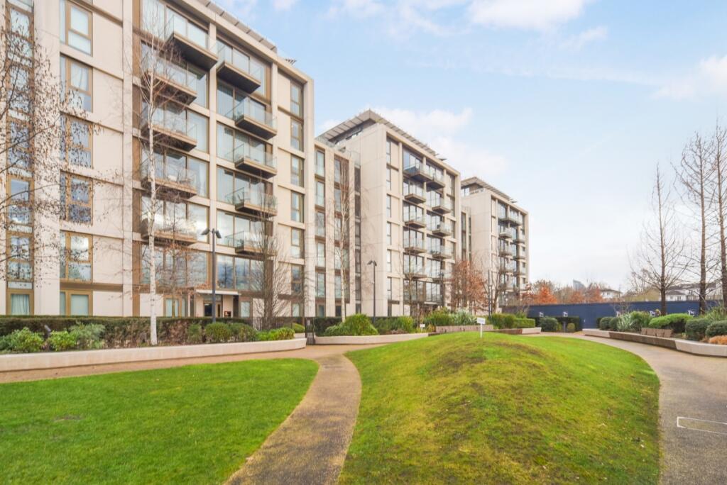 Lillie Square - E...