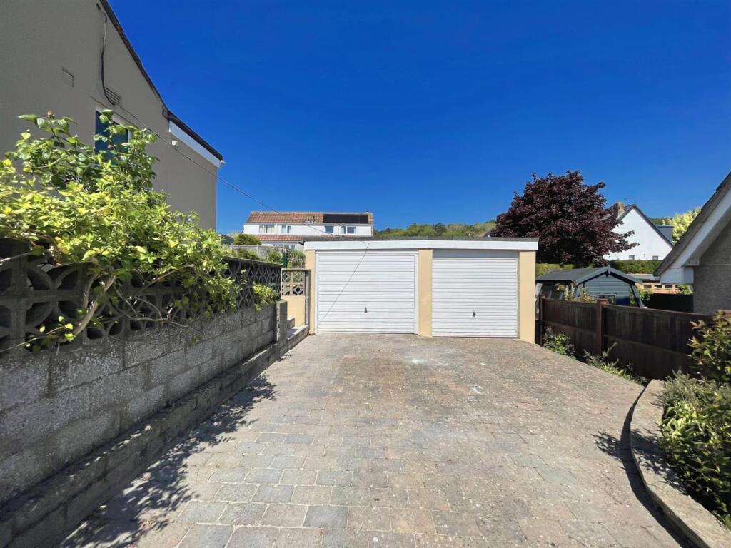 Garage &amp; Parking
