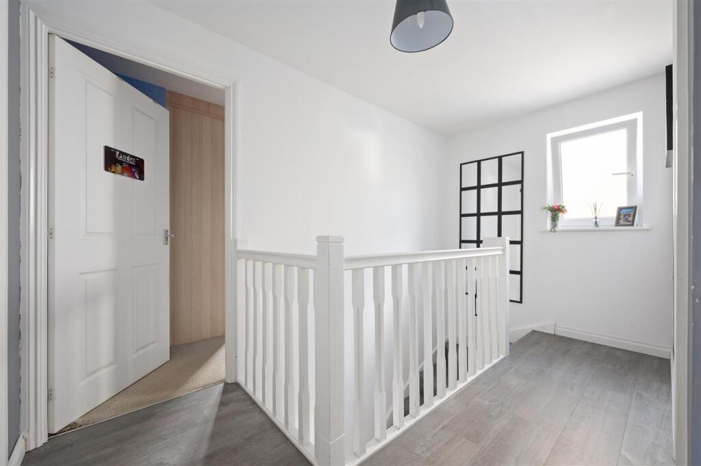 12 Russell Avenue 014.JPG