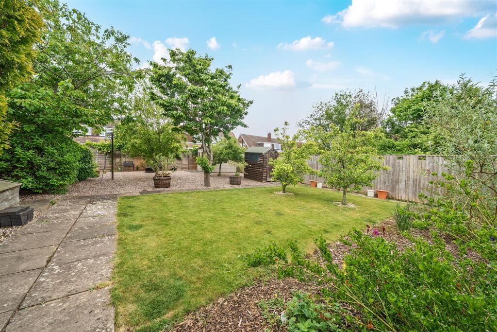 108 Brackley Road, Towcester