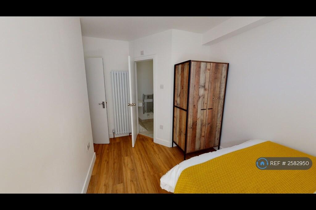 Room 4 - Double Ensuite