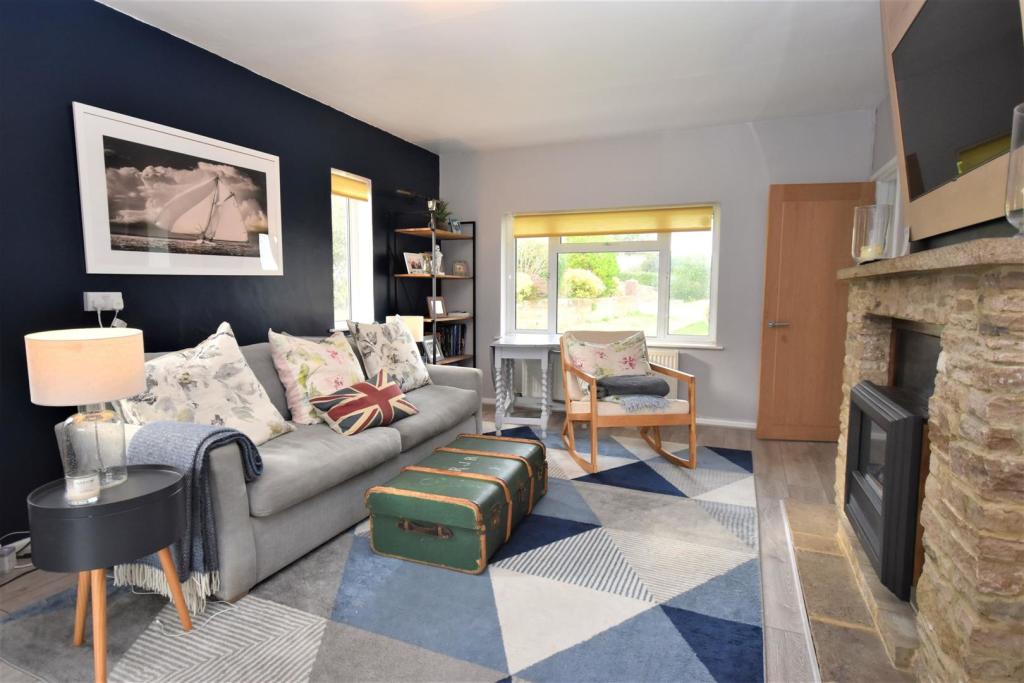Sitting Room.JPG