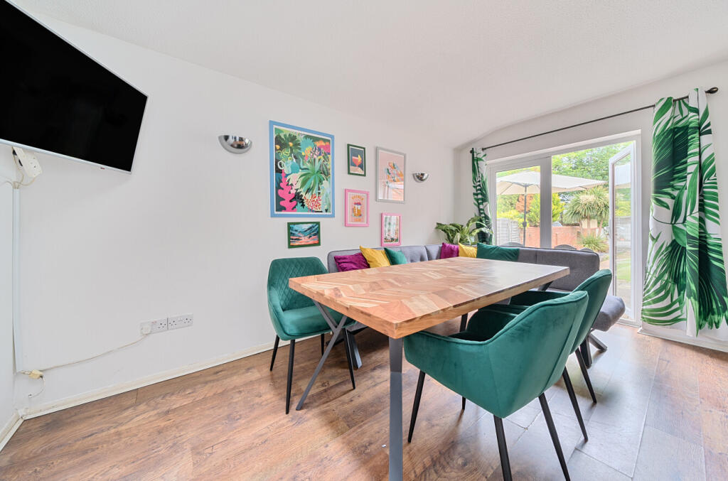 1299065-1-682f43f...