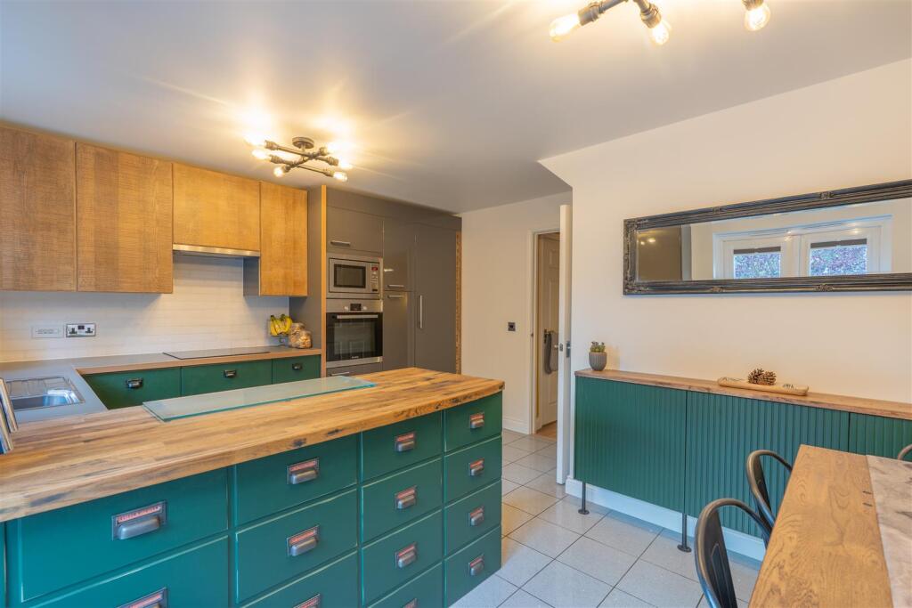 36 Regency Walk-8.jpg