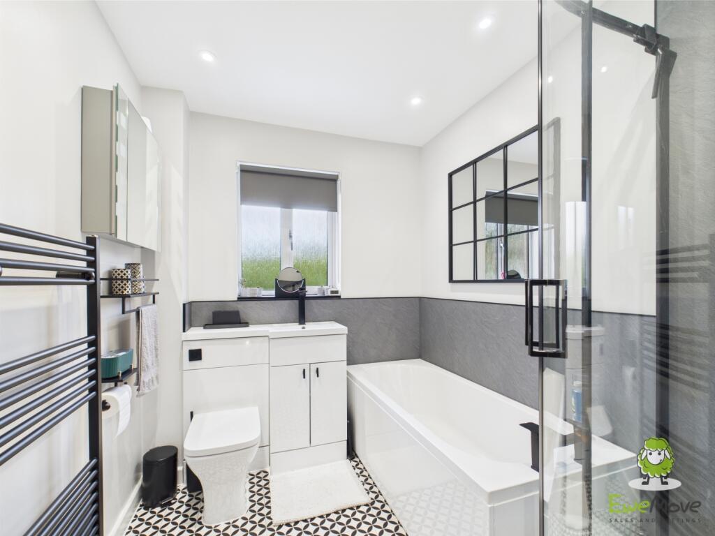 CAM03778G0-PR0237-STILL015