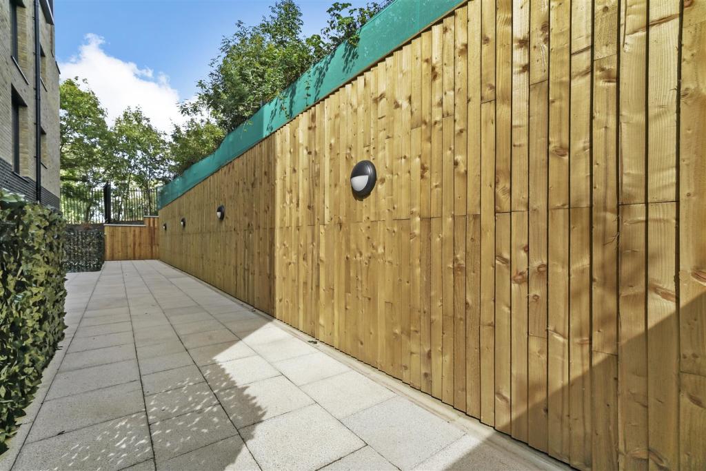 Patio 2.jpg