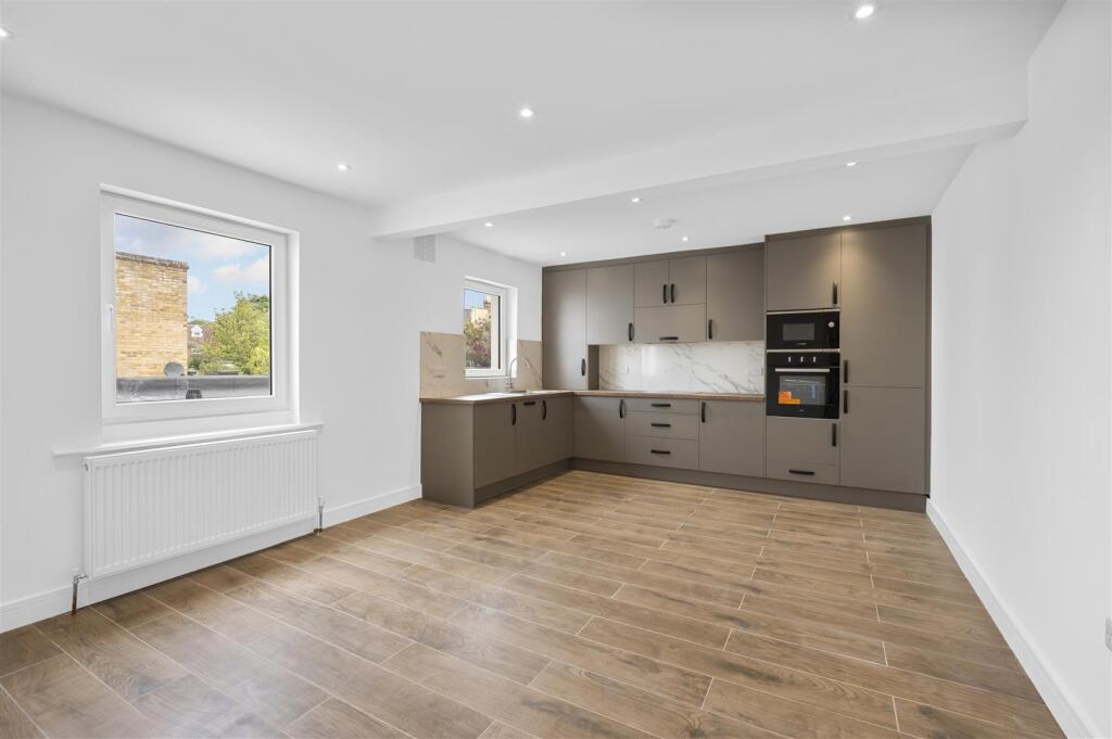 Flat 1, 80 Durham Road,1.jpg