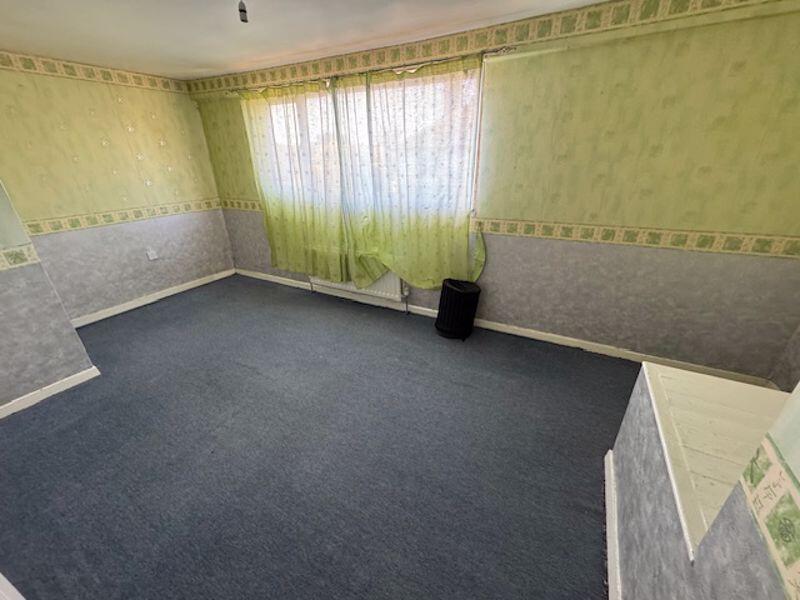 FRONT BEDROOM