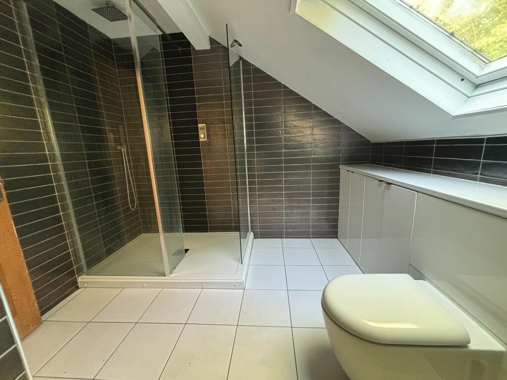 En-Suite Shower Rm