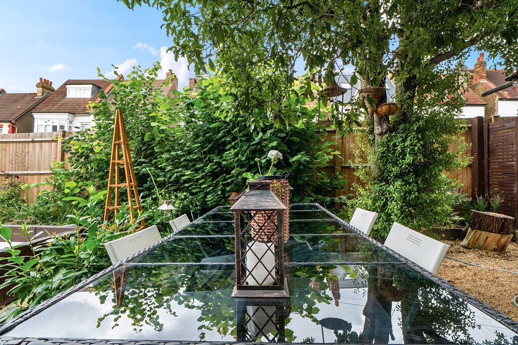 1333256-5-688cd25...