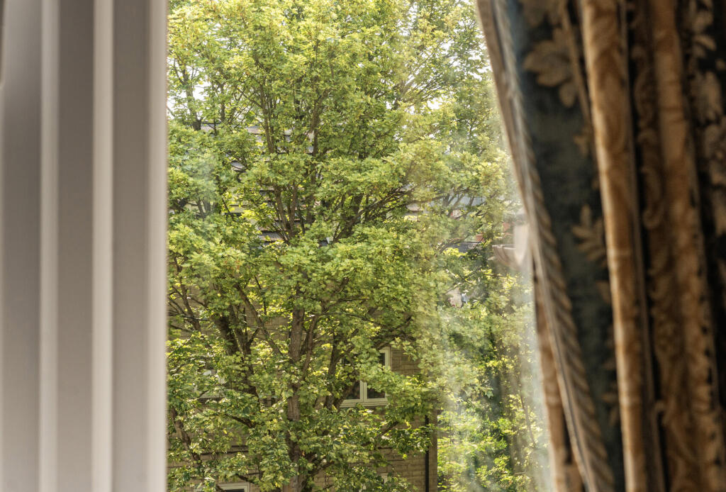 1305243-11-68401c...