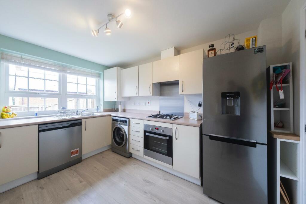 17 Hazelhurst Way-002.JPG