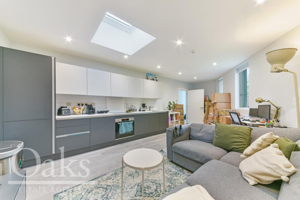 Kitchen / Reception