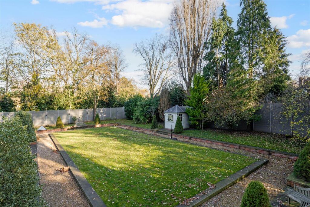 81912 Round Hill-102.jpg