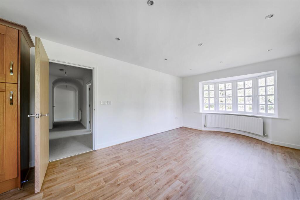 55 Reffield Close, Towcester (1).jpg