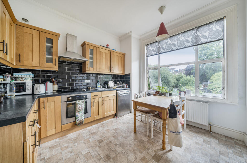 1325984-10-687786...