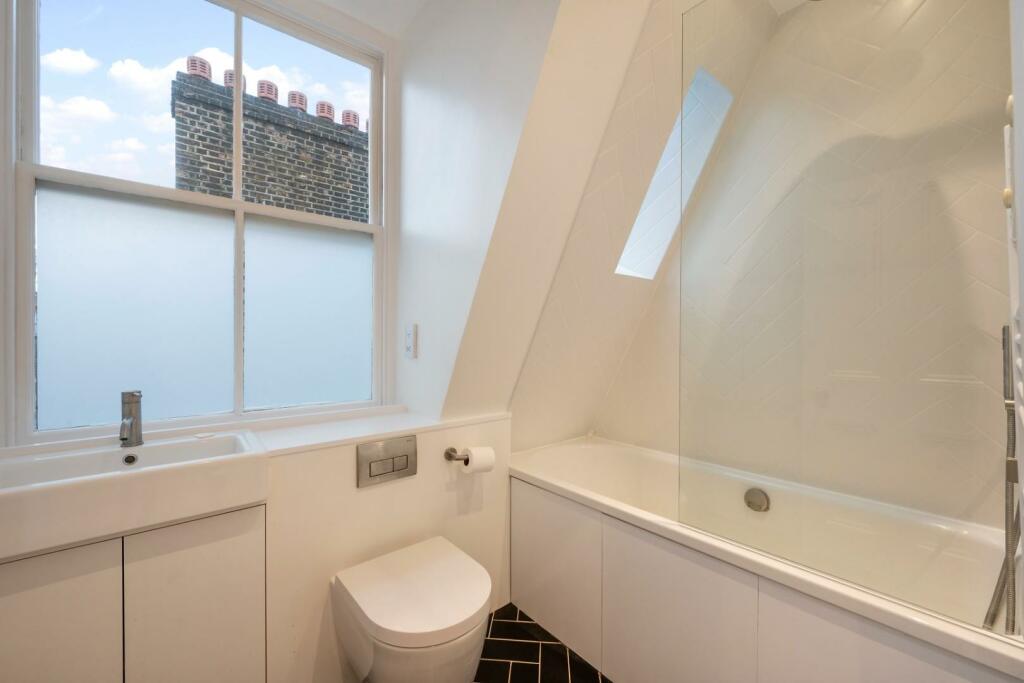 BATHROOM 1.jpg
