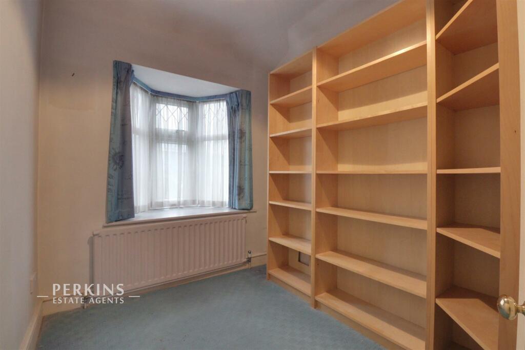 bedroom2.jpg