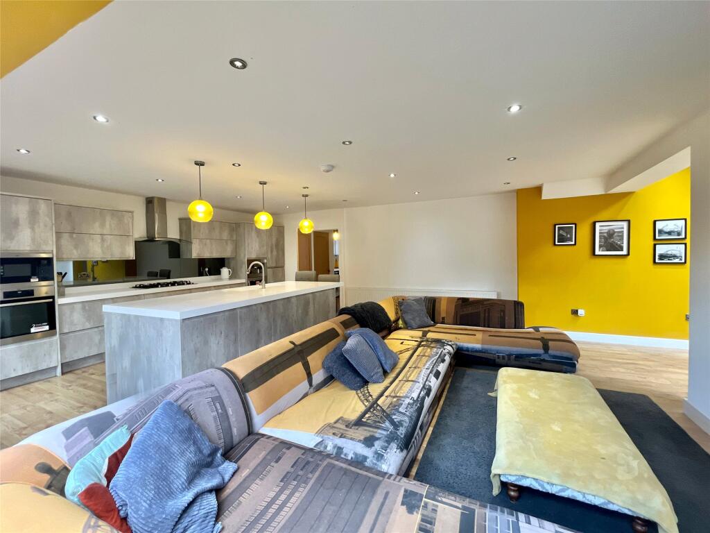 Kitchen/Diner/Family