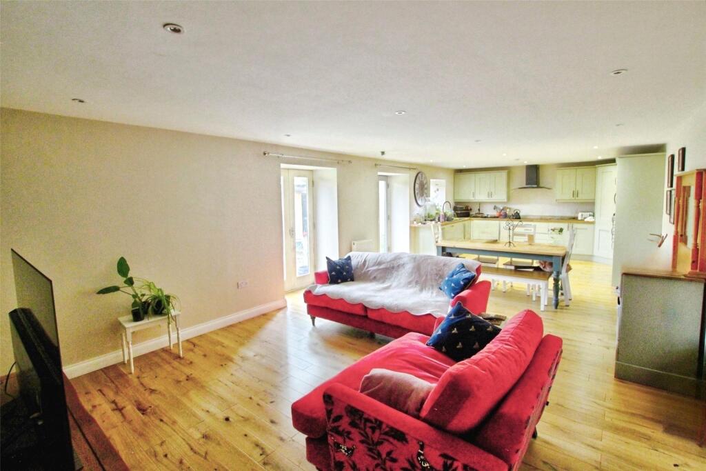 Stbales Kitchen/Live