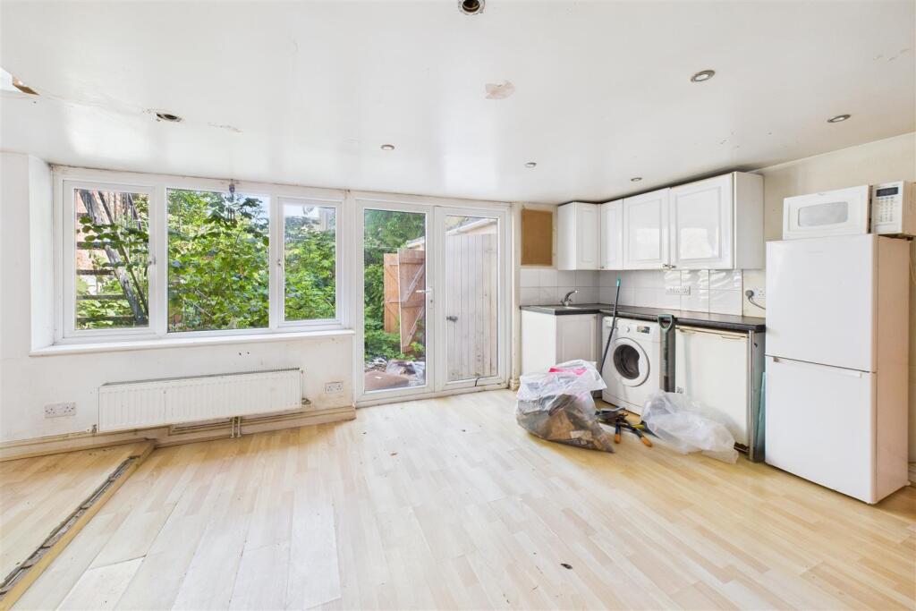 Garden Maisonette, 17 Somerset Street, Kingsdown, 