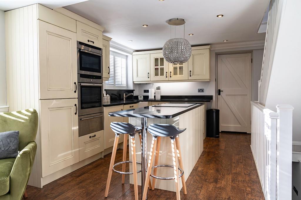 Kitchen / Living Area