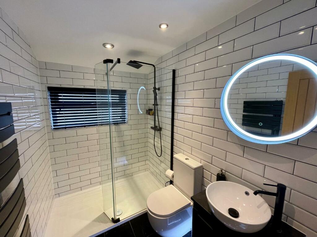 Shower Room.jpg