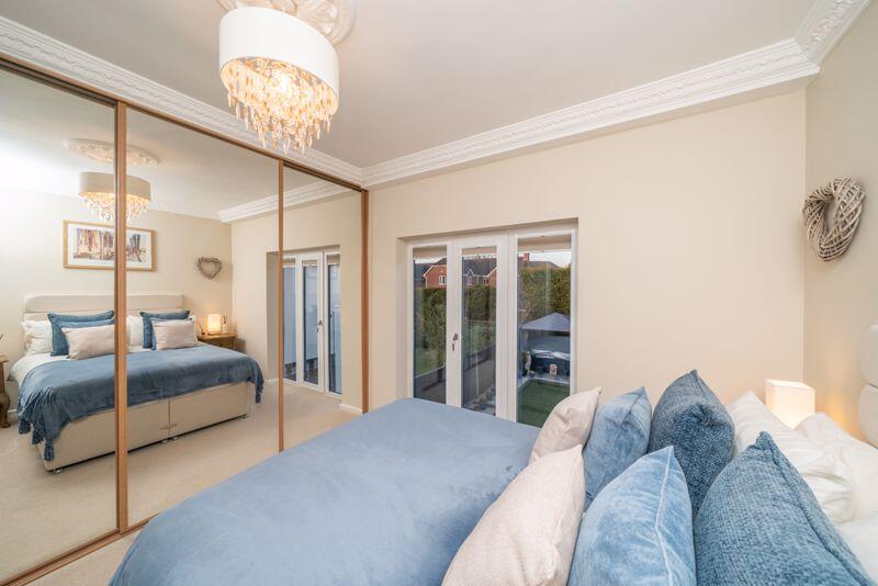 BEDROOM 4