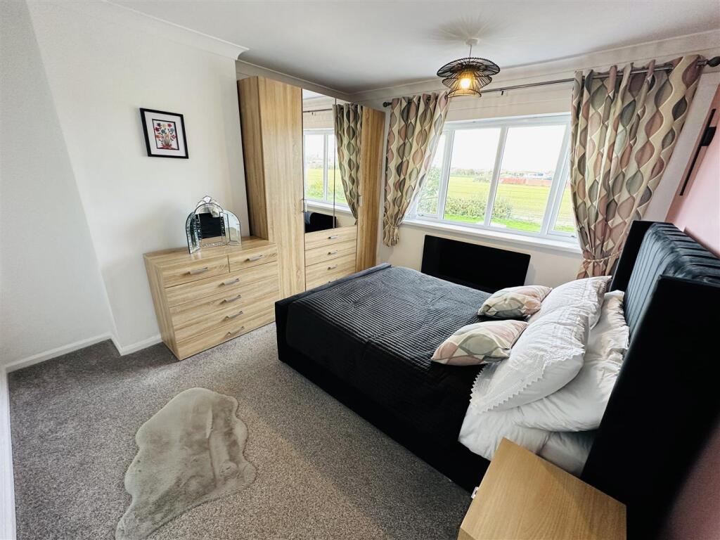 bed 1 2.jpg