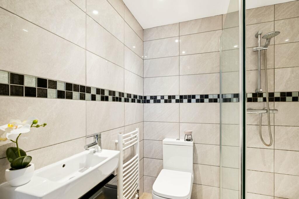 EN-SUITE TO 2ND BEDROOM