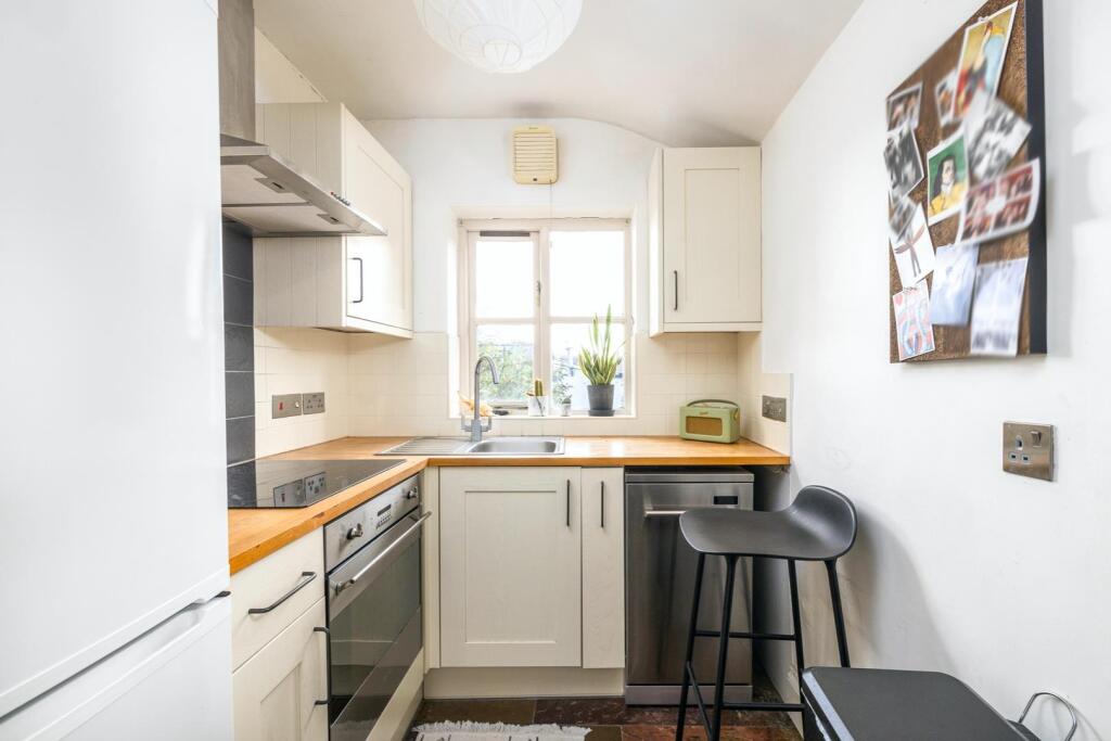 161 Coronation Road 7.jpg