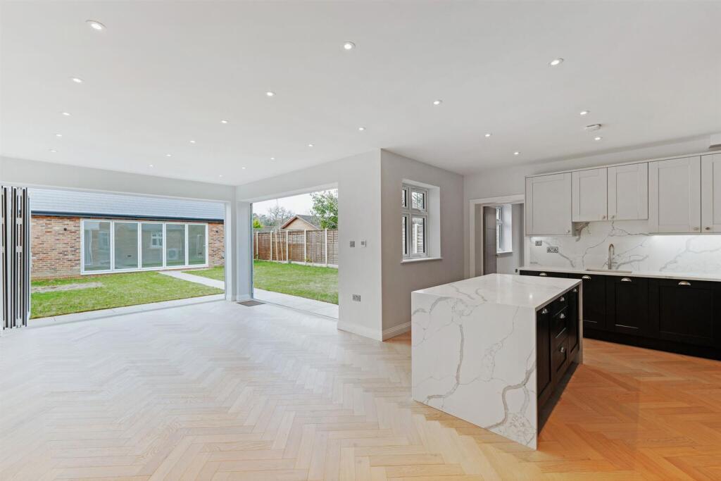 87516_Birchwood House  (8)_low.jpg