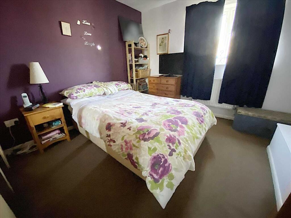 Bedroom 1: