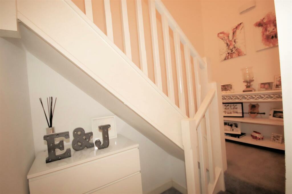 9TheGeorge-Entrance1.jpg