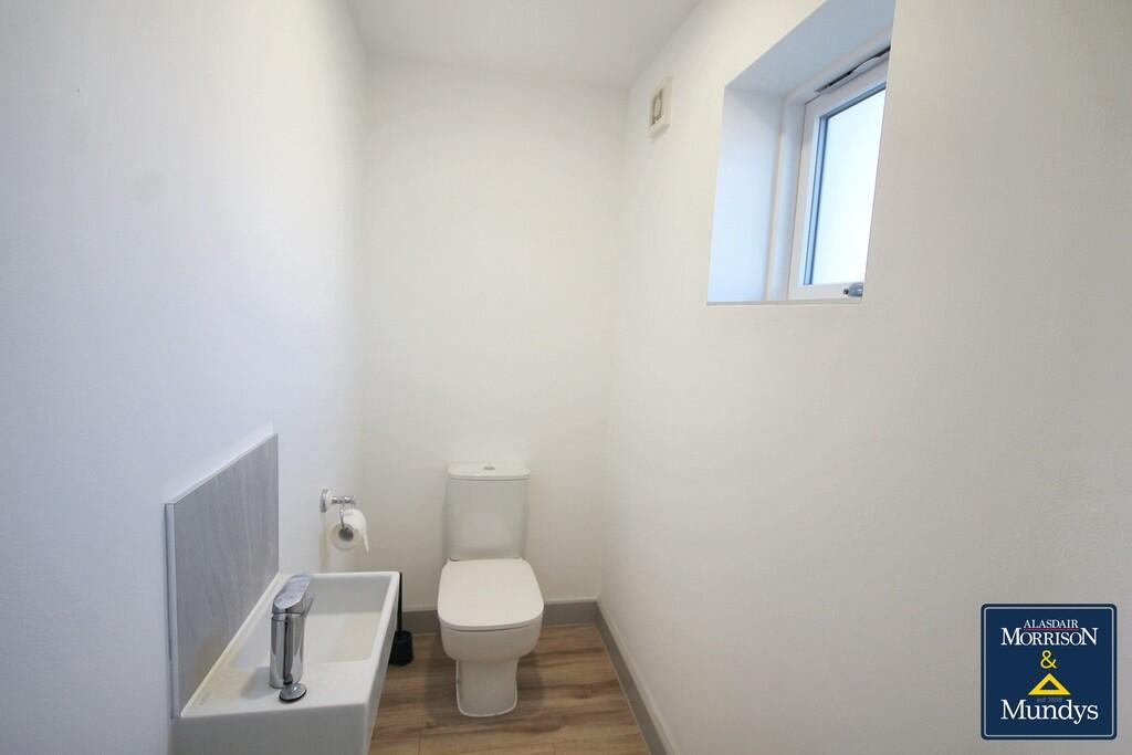Cloakroom / WC