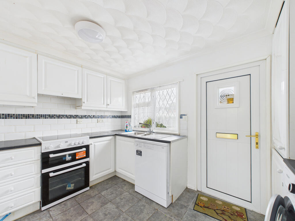 CAM02909G0-PR0470-STILL004