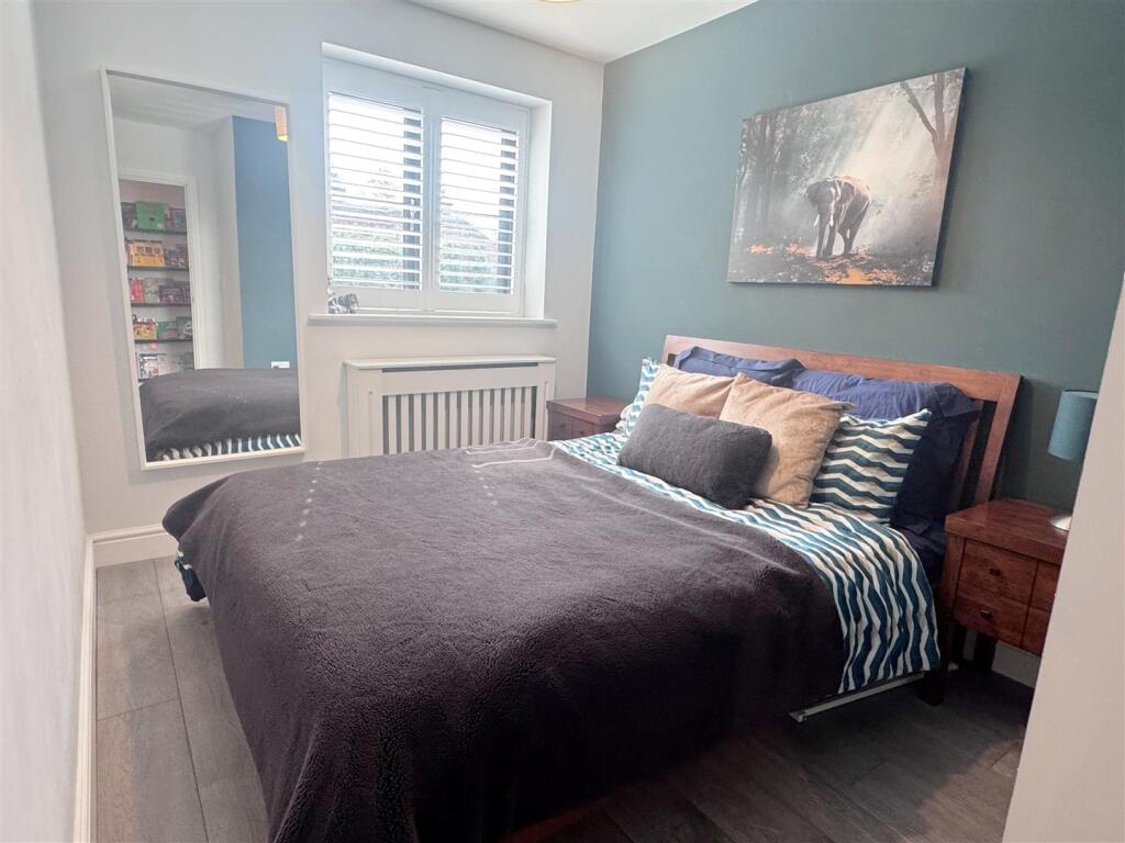 Bed 4.JPG