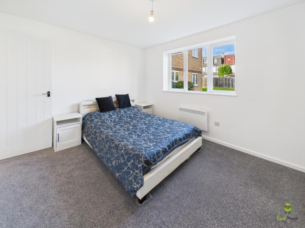 Presented by Clinton at EweMove Bexleyheath and Da