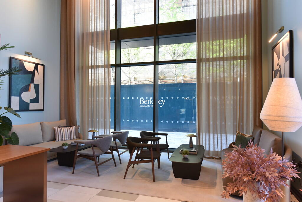 1407 Menara Point...