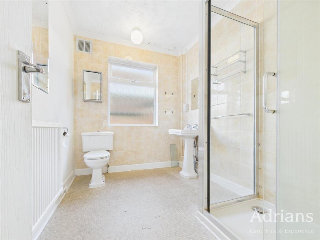 SHOWER ROOM