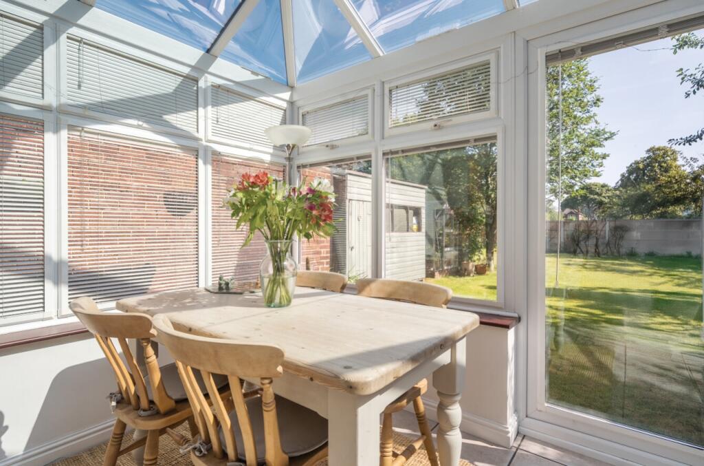 1303703-4-684b433cd40c8-ARW