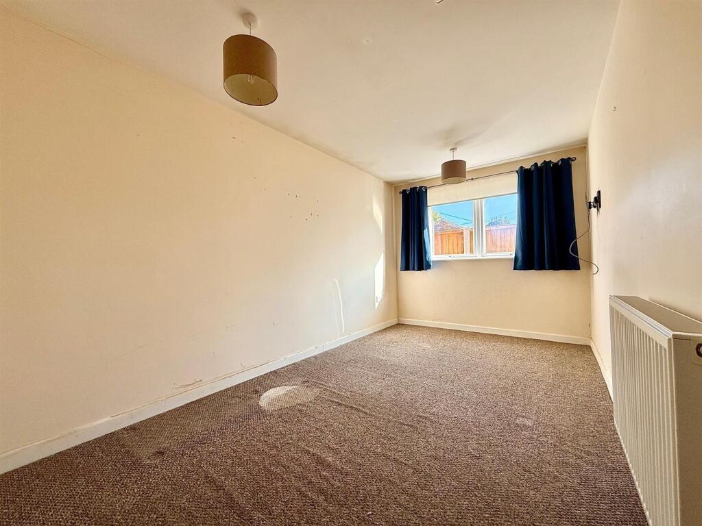 Sitting Room/Bedroom 3