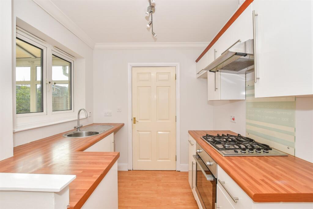 Kitchen/ Dining Area