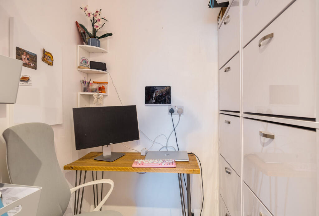 1366029-19-68f75f...